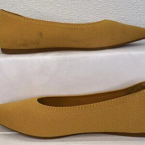 Viavia Women’s Pointed Mary Jane Flats